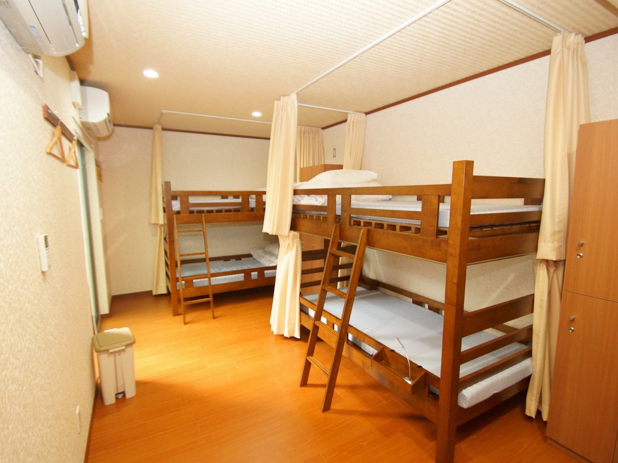 Guest House Na-No-Hana - Hostel, Caters To Women Kyoto Exterior photo